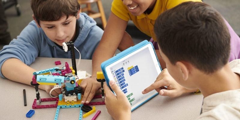 Hands-On STEAM Solutions - LEGO® Education Solutions