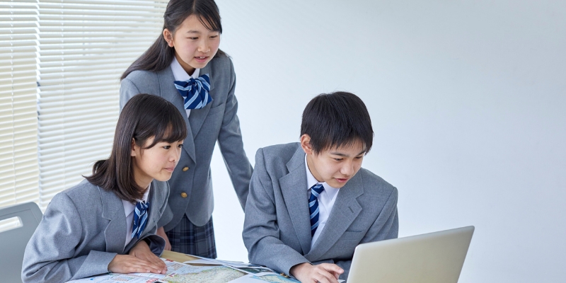 Non-Traditional Platforms in Education: Empowering Students with TechnoKids Projects