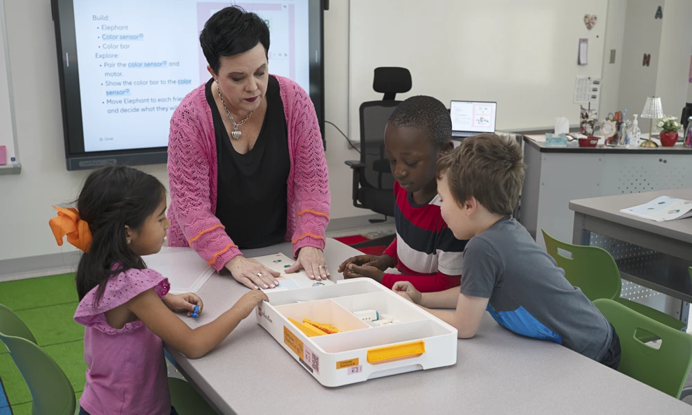 LE_BricQ Motion Prime PLK_Lifestyle_1HY21_2000470_06